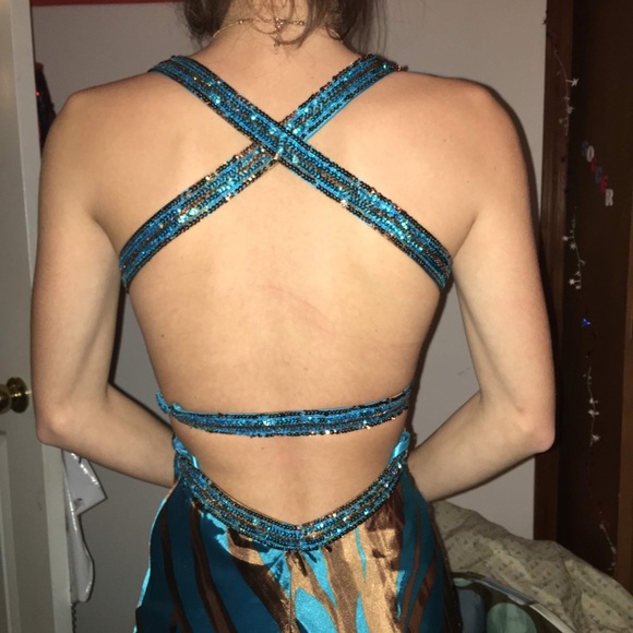 Prom dresses - Picture 4 of 5